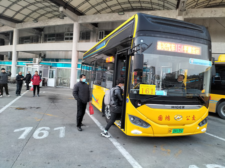 GH公交氢能源车上线2（谢晨薇_副本.jpg