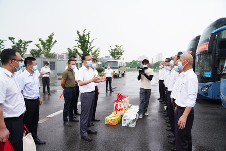 市总工会慰问01.jpg