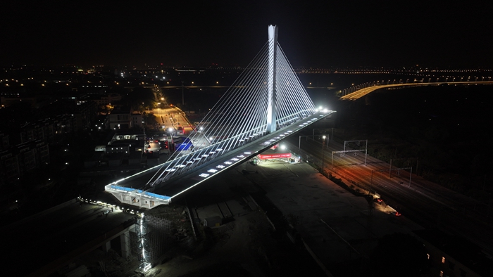 转体后_副本.jpg 转体后_副本.jpg